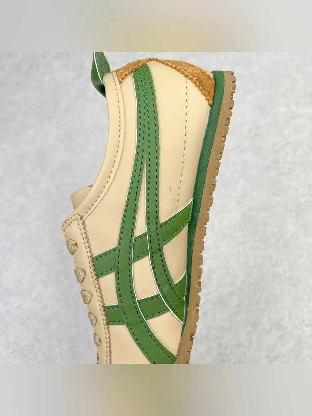 Onitsuka Tiger by Asics Mexico66(shoe box not included)